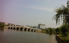中南財經政法大學九孔圖