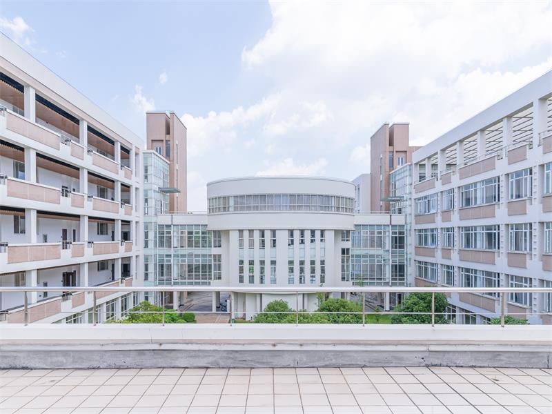 攝圖網_501007051_大學教學樓（企業商用）.jpg