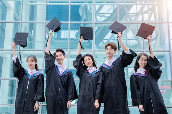 攝圖網_501276534_大學生畢業季（企業商用）.jpg